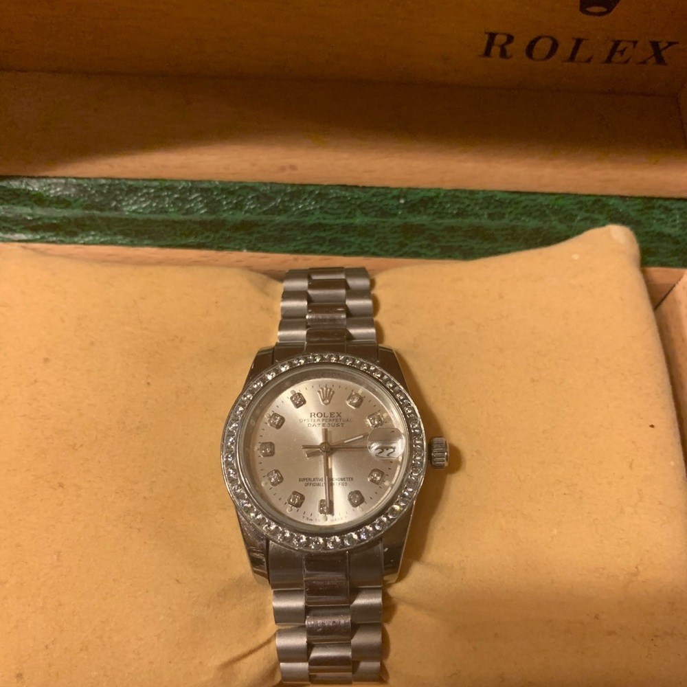 Preowned women’s 27mm Rolex dAtejust